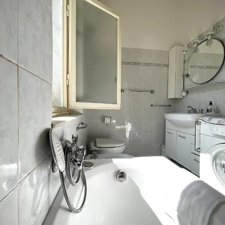 Appartamento Ampia Casa Con Giardino